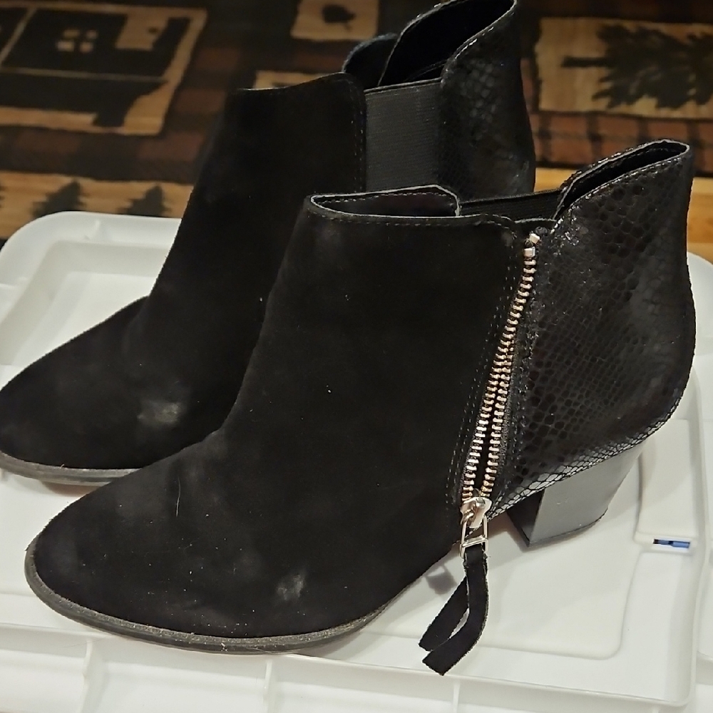 Vionic Black Ankle Boots with Snakeskin Detail